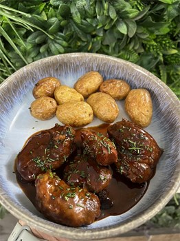  Carrilleras cerdo ibérico melosas con patata jazzy - Imagen 1